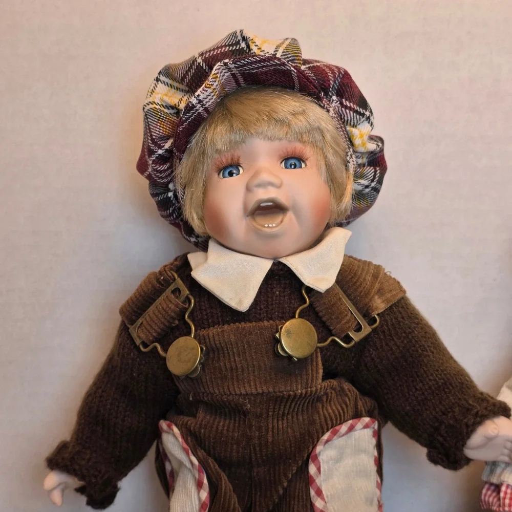 VTG Duck House Heirloom‎ Porcelain Dolls Brother Sister Set W/Stands Bisque 12